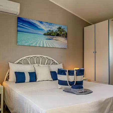 Naxos Loft بيت للعطل *